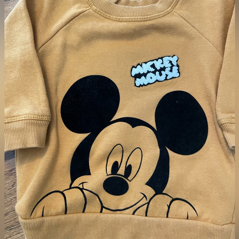 Mickey Mouse sweatshirt - Picture 2 of 3